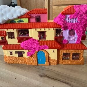 Disney Encanto Playset w/ Figures & Furniture